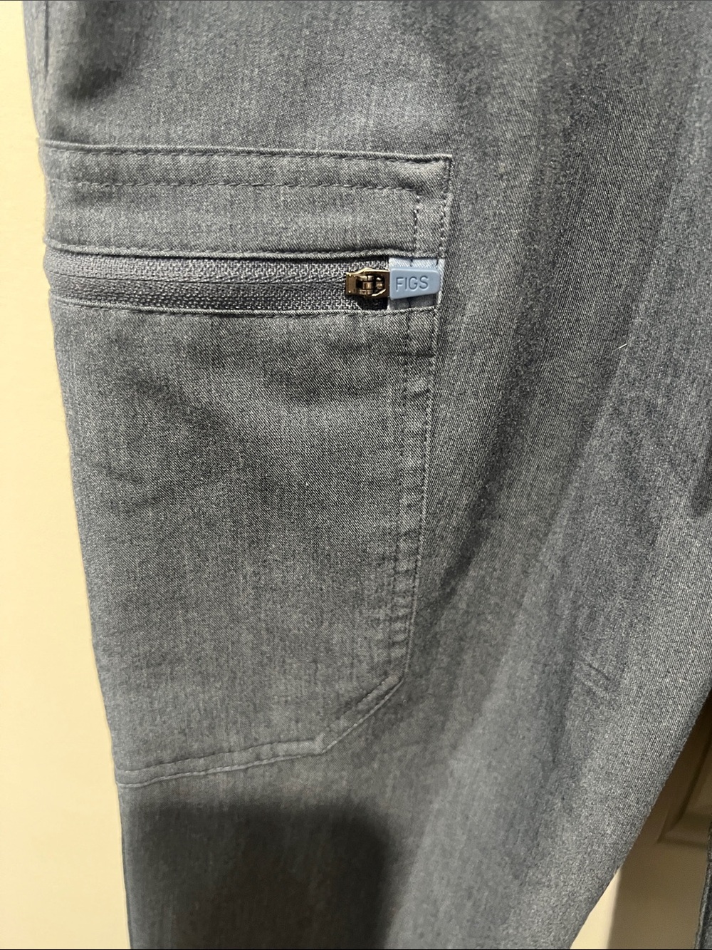 Figs Technical Collection Slate-Blue Scrub Top (Medium) and Pants (M-Petite) Set - Picture 5 of 7